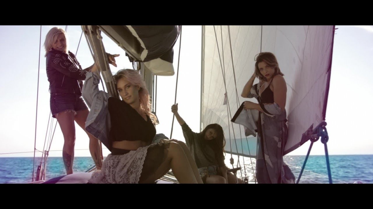 Watch Le Deva - Semplicemente io e te - Videoclip Ufficiale on YouTube Watch Le Deva - Semplicemente io e te - Videoclip Ufficiale on YouTube