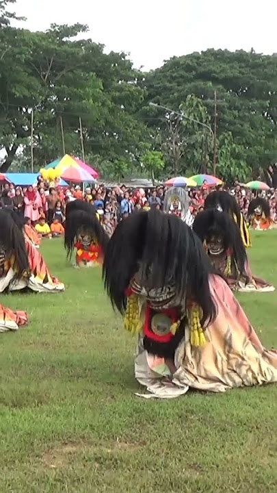Rampak Ratusan Barongan Blora