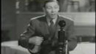 Video thumbnail of "George Formby - Leaning On A Lamp Post"