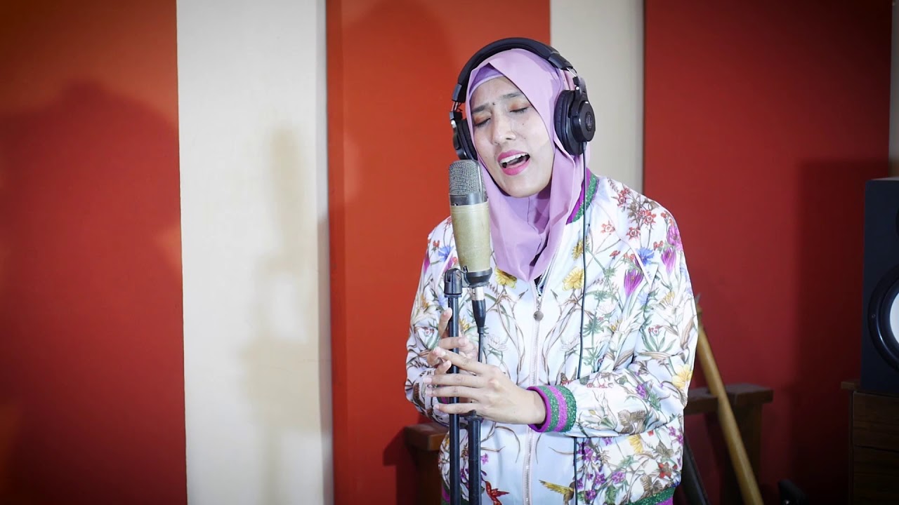 Risau - Melly Goeslaw cover by Dini Widanti