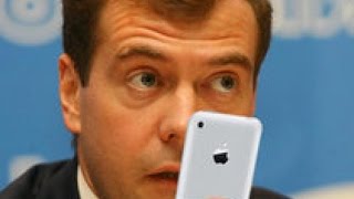 У Медведева истерика насчет запрета iphone в России.