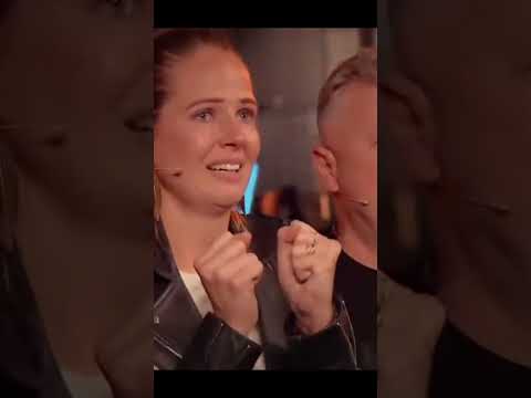 Lara H Sings Shake It Off By Taylor Swift Thevoicekids Shakeitoff Amazingvoice Songcover