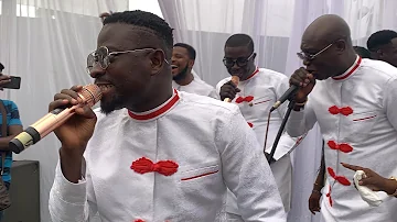 Broda Sammy leads a very Powerful Pentecost Praises At Wedding.