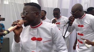 Broda Sammy leads a very Powerful Pentecost Praises At Wedding.