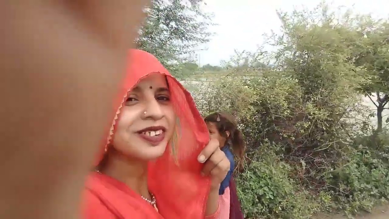 Guys FIR aage ham apni new block mein dekho main dikhate Hain ham aapko kheton ka mahal 🥴🙏