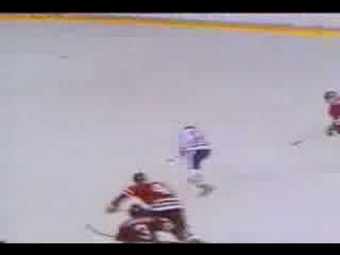 Gretzky to Kurri (blind pass)