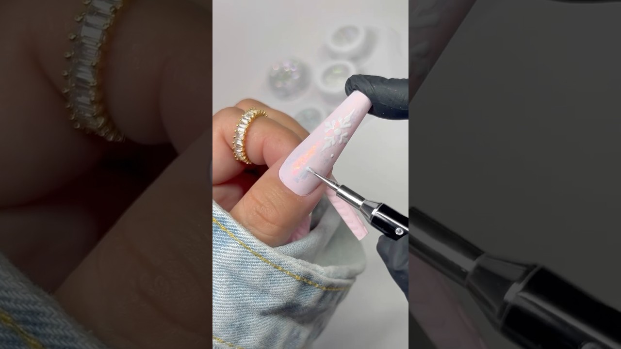 Yes i will be using chrome flakes for every set now ✨