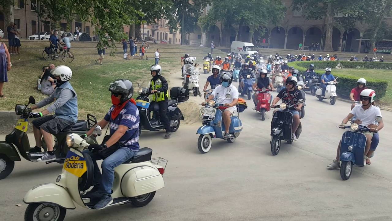 12^ Vespa Raduno Nazionale a Ferrara.