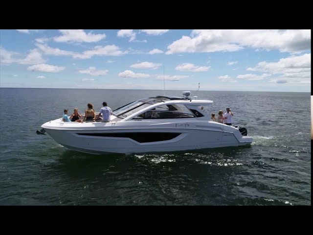 Cruisers Yachts— 42 GLS Outboard 