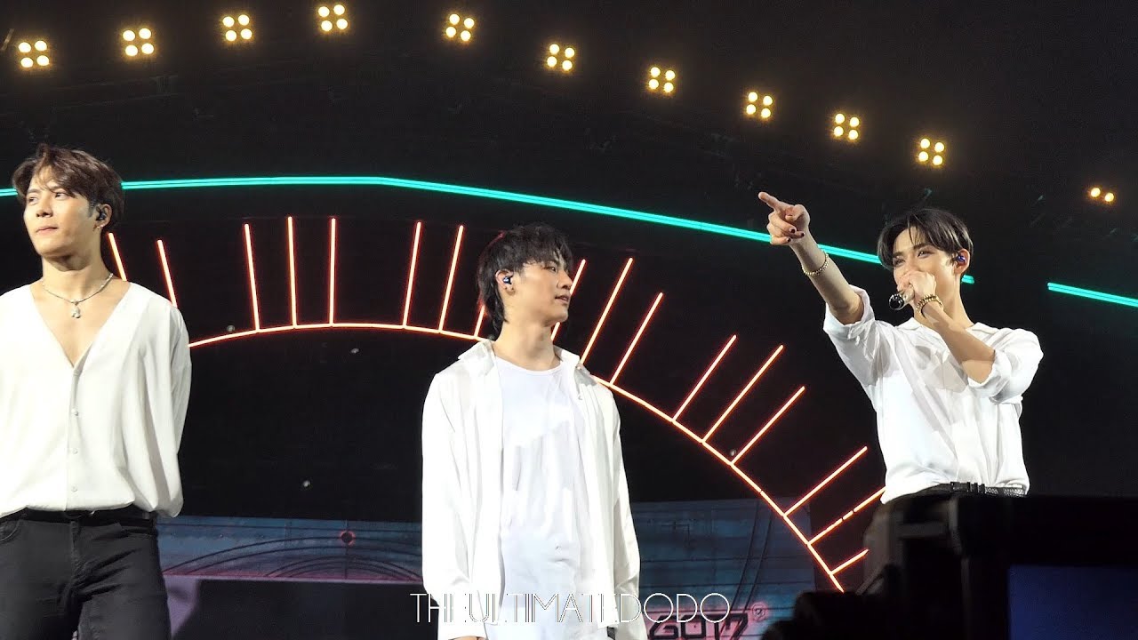 180703 Ment - Bambam likes a fan's shirt @ GOT7 Eyes On You in Toronto Fancam