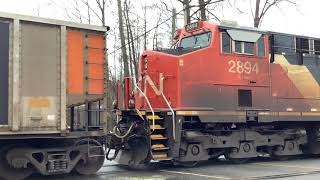CN 3246 leads a long mixed freight! SD70M-2, Ex-CREX unit and C44-9W IC unit!