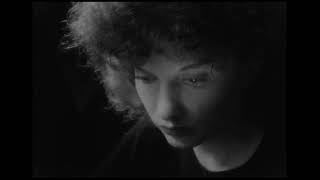Maya Deren - Meshes of the Afternoon (1943)(HD) with synchronized Soundtrack by Teiji Ito (1959)