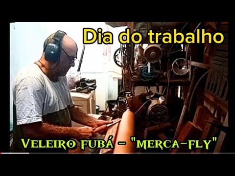 Veleiro Fubá com orelhas de borracha e cana de cama