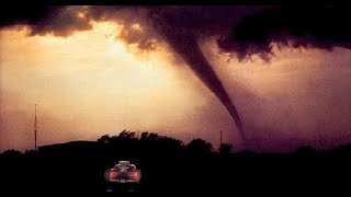 TRAILER - Twister Review