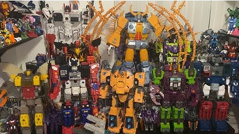 Transformers generations Titans collection. Wfc scorponok t30 metroplex omega supreme ark fort max