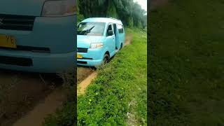 Salah Jalur Mobil Angkot Terjebak Tanah Yg Berlumpur short