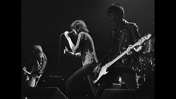 Ramones Blitzkrieg Bop Over The Years 1975-1996
