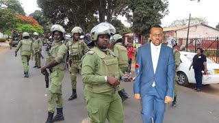 ZITTO KABWE akamatwa na POLISI alipofika kituoni kuwaona viongozi wa Upinzani waliokamatwa juzi