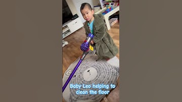 Baby Leo’s World - testing Dyson v7 cordless vacuum cleaner