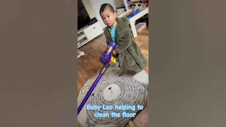 Baby Leo’s World - testing Dyson v7 cordless vacuum cleaner