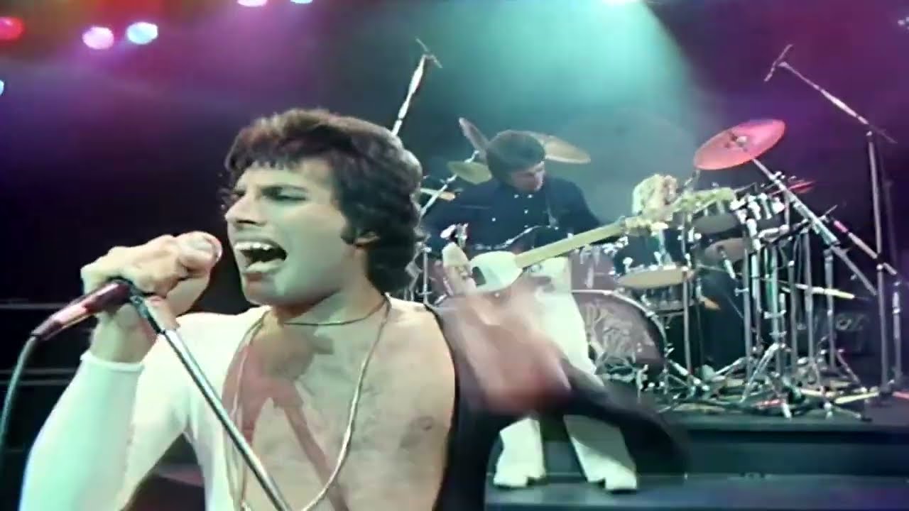 Queen - We Are The Champions (Remaster) - YouTube