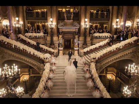 Watch this breathtaking bridal entrance at Opera garnier, Paris !