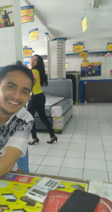 Goyang hot SPG cantik