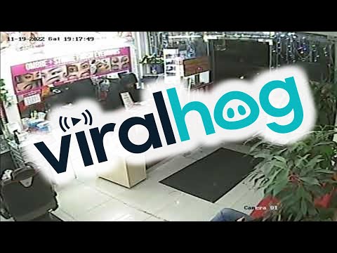 East London Robbery Gone Wrong || ViralHog