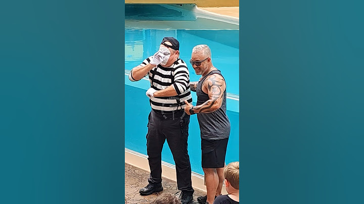 El mimo Tom es muy divertido cuando imita a este hombre💪😂🤣#tomthemime #seaworldmime #seaworldorlando
