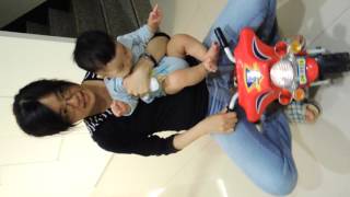 20151101_媽媽抱著Matt騎哈雷機車