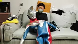 Armor Ultraman Dyna Mặc áo giáp biến hình thành Siêu nhân điện quang Dyna