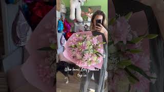 How many of us?🌸 #flowers #buymyselfflowers #florists #losangeles #flowershops #california #bouquet