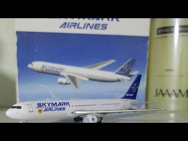 dragon wings 1:400 Japan skymark airlines Boeing 767-300 - YouTube