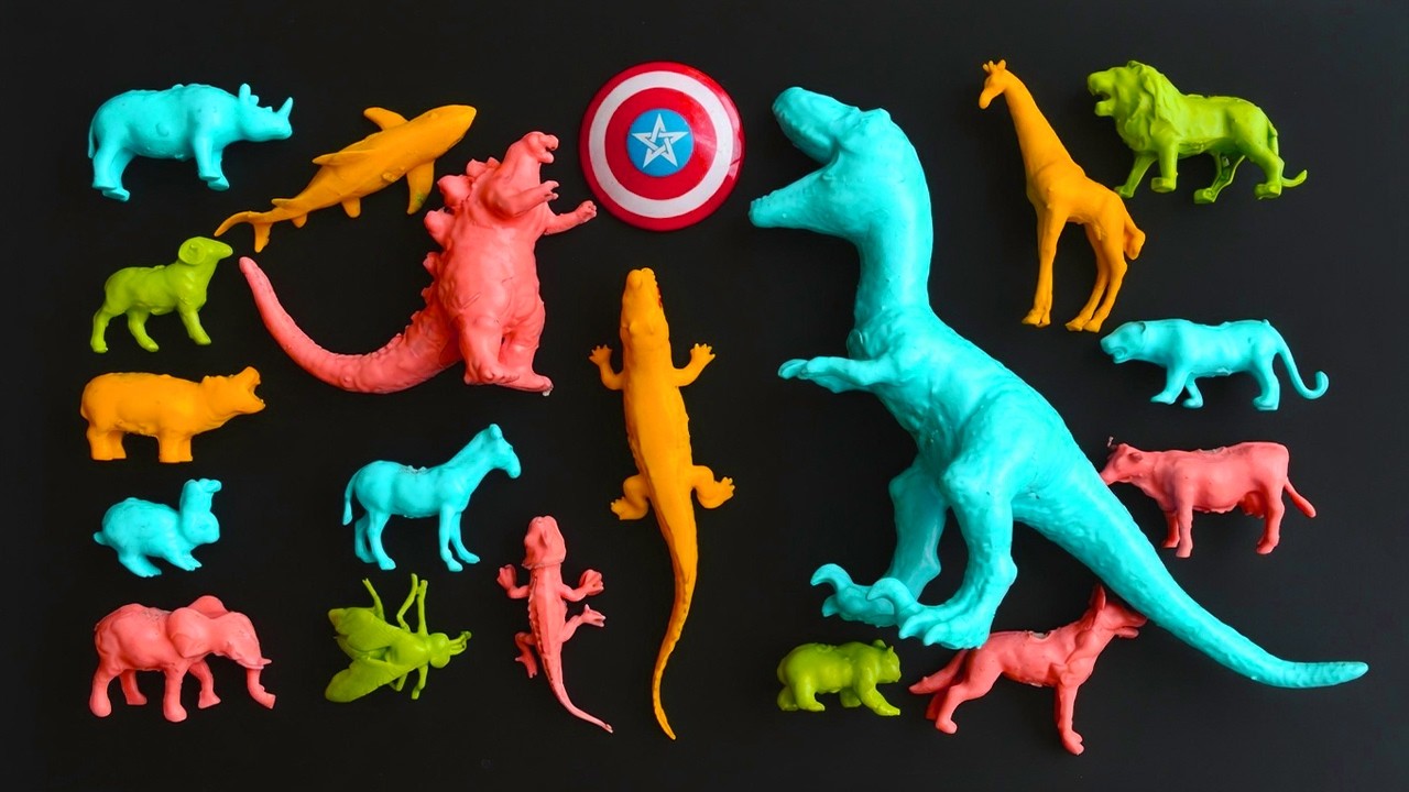 Membersihkan mainan hewan, sapi, bebek, angsa, ayam, gajah, singa, unta, buaya, zebra, kangguru.