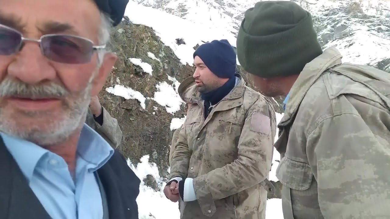 - Жизнь в палатке при 12 градусах Жители деревни борются за жизнь Новые кадры Великого землетрясения