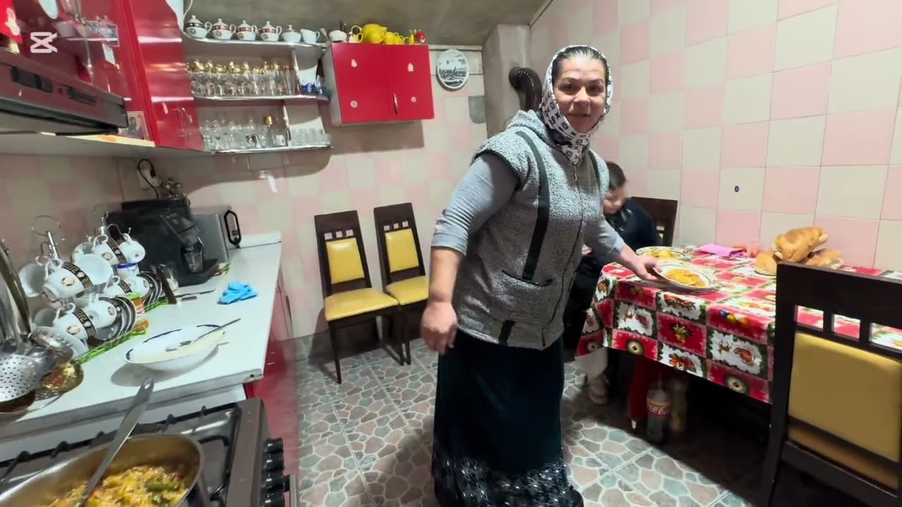 Sau întîlnit fetele la doamna Elvira