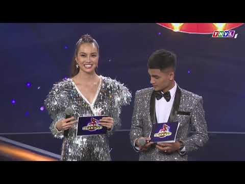 Video Mạc Văn Khoa học cách cầm kịch bản dẫn MC - YouTube