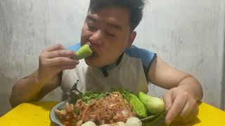 Eat 1kg of spicy chicken feet with bitter melon