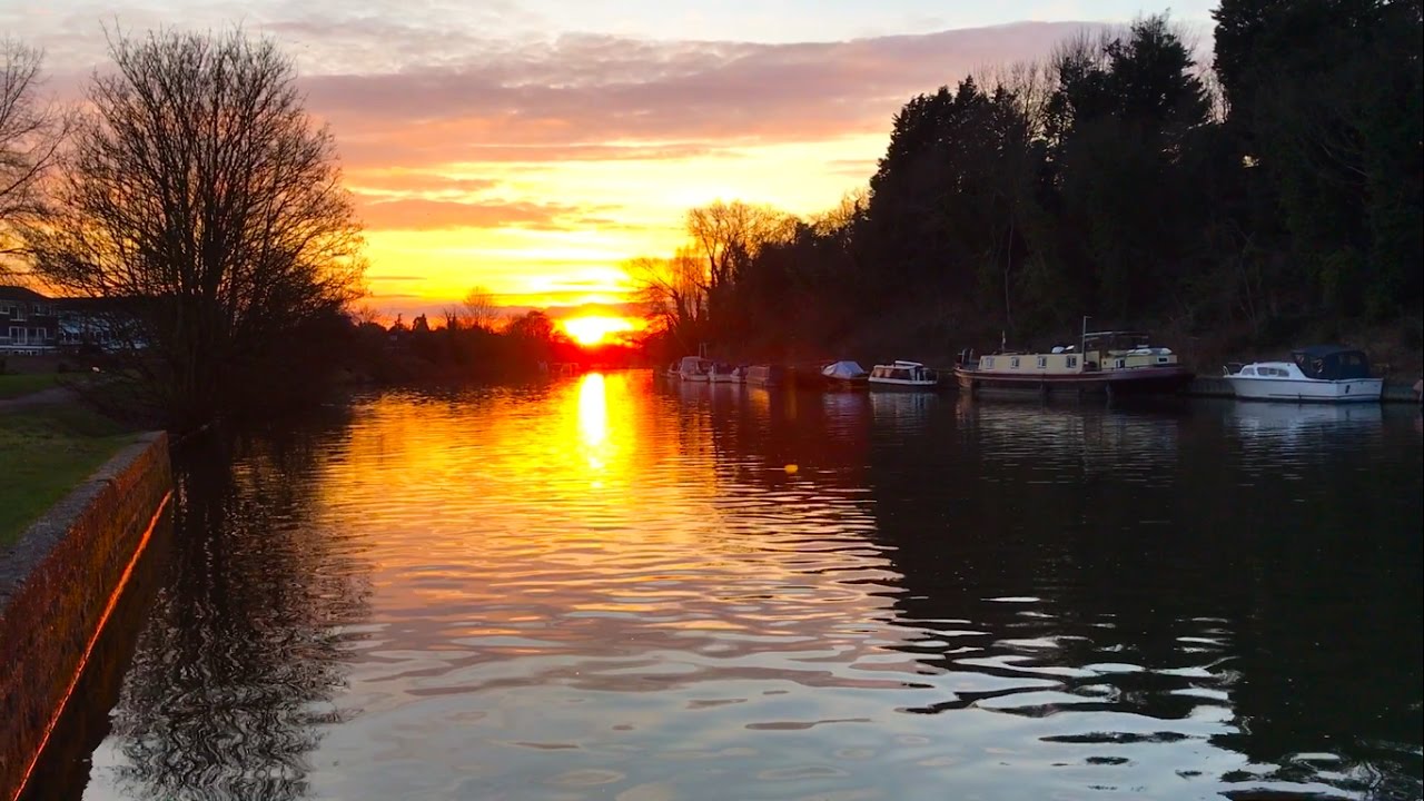 The Calm Before the Storm – Ep 9 Narrowboat Travels. Life in a Nutshell