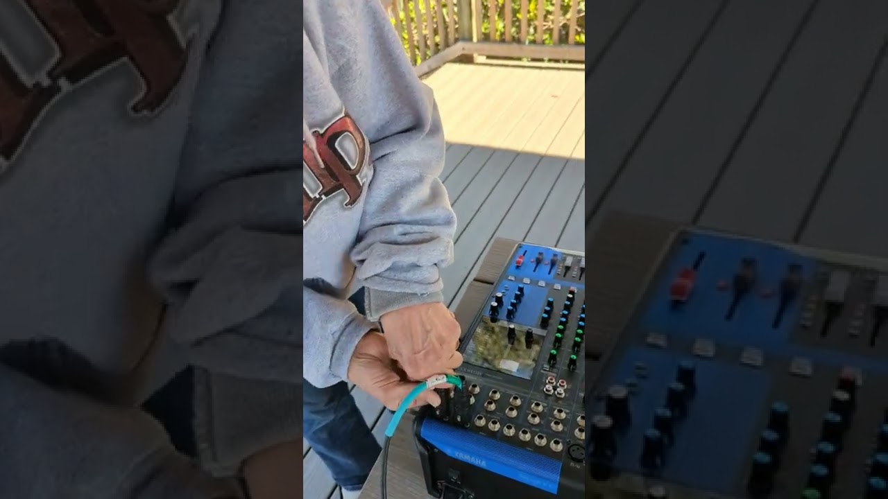 2 Connecting speaker to the mixer