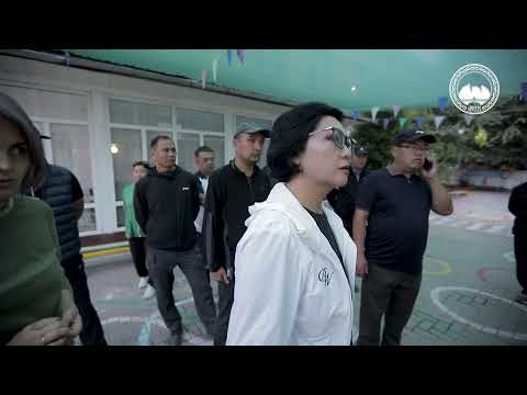 ✅ Ош шаарынын мэри 10 миң парта отургучтары менен сатып алуу үчүн эмеректердин үлгүлөрүн көрүп чыкты