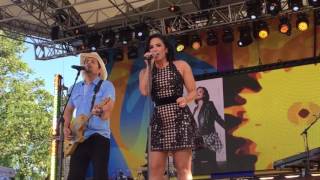 Brad Paisley & Demi Lovato - Without a Fight (live)