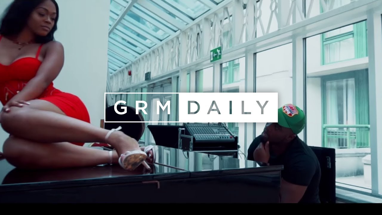 CEO Dizz - Naija Boy In London [Music Video] | GRM Daily gremio