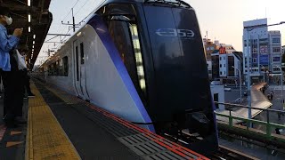 [ジョイント音]E353系 S205編成 S112編成 特急富士回遊44号・あずさ44号新宿行が3分遅れて日野駅2番線を通過するシーン