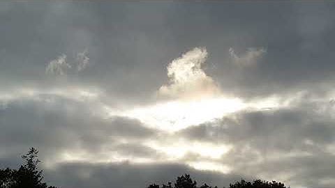 Herfst in Holland 2025-15:Mooie Wolkenlucht Lichtval/BeautySkyLightfall/BeautéNuages/16 Oktober 2025