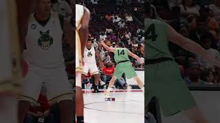 Leandro Barbosa is too QUICK!