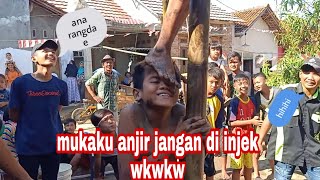 Panjat pinang terlucu anak anak