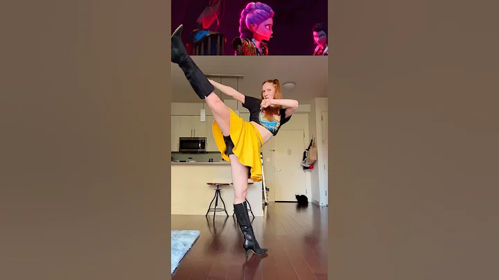 Takedown Dance! Dressing like Mira! #kpopdemonhunters #mira #takedown