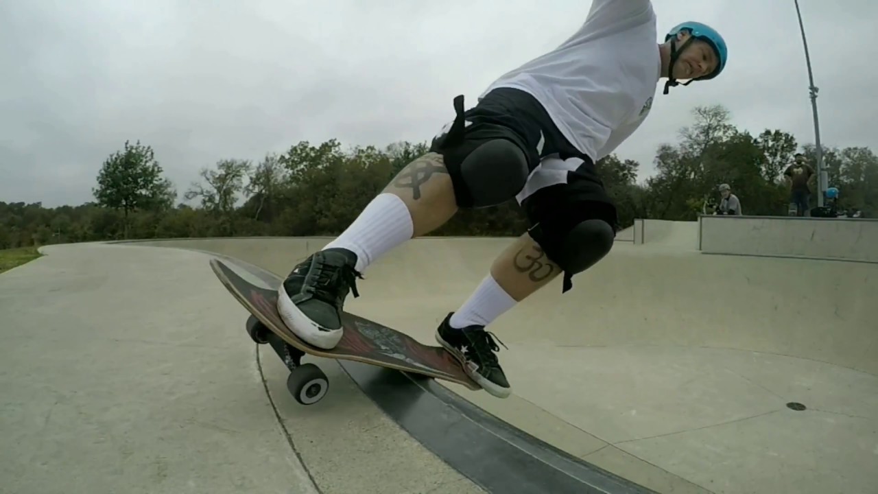 Ace VS Thunder skateboard truck review for over 40 bowl skaters.