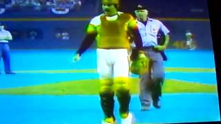 10/11/1980 Game 4 1980 N.L.C.S. Pete Rose gives Bruce Bochy a forearm smash! WooHoo! Everybody Hits!